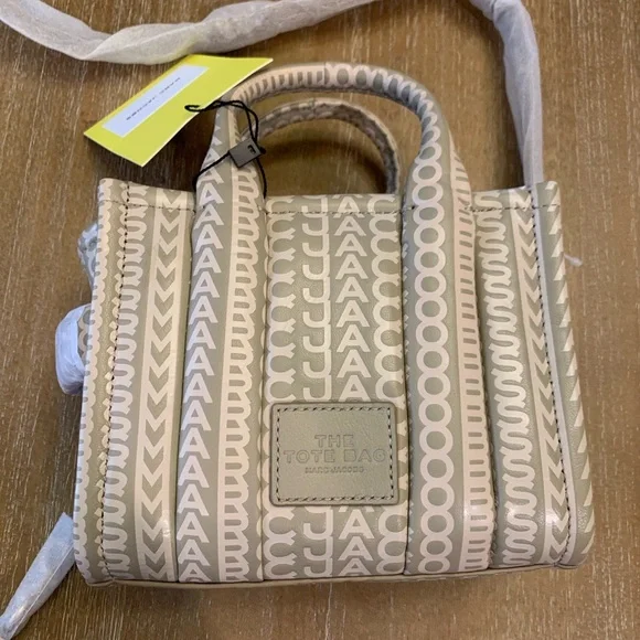 Marc Jacobs Beige Logo Mini Bag. Top handle and crossbody - Picture 6 of 14
